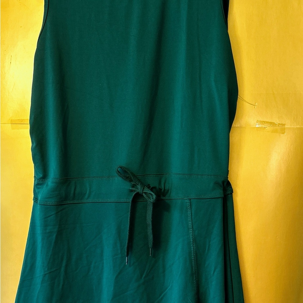 Elegant Green Sleeveless Dress